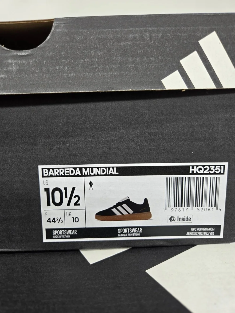 adidas Men's Barreda Mundial HQ2351 Black White Gum Shoes Size 10.5 New